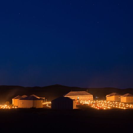 Merzouga Luxury Desert Lodge Taouz Bagian luar foto